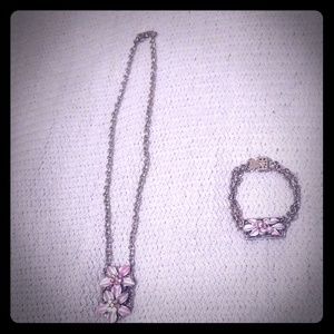 Women's antique necklace and bracelet flower set
